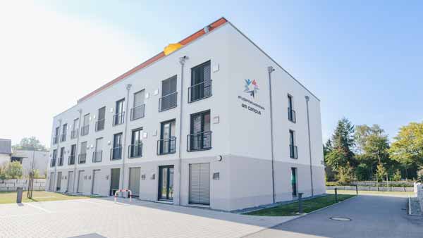 Professioneller Hausmeisterservice in Straubing, der sich um die Objektbetreuung und Instandhaltung kümmert.